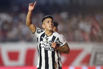 Almada. Sao Paulo x Botafogo pela Copa Conmebol Libertadores no Estadio Morumbis. 25 de Setembro de 2024, Sao Paulo, SP, Brasil. Foto: Vitor Silva/Botafogo. 
Imagem protegida pela Lei do Direito Autoral Nº 9.610, DE 19 DE FEVEREIRO DE 1998. Sendo proibido qualquer uso comercial, remunerado e manipulacao/alteracao da obra.
