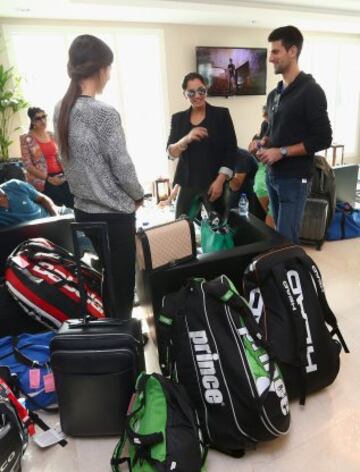 Novak Djokovic habla con Ana Ivanovic y Sania Mirza.