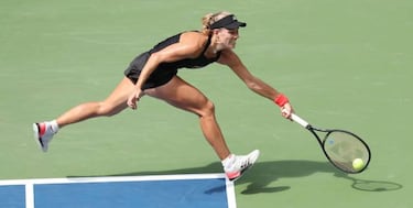 Wozniacki crashes out of US Open; Sharapova to meet Ostapenko