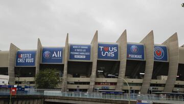 May 11 2020 - Paris, France : On the Parc des Princes stadium, home of the soccer team PSG, "Stay at home" sign and advices were put during the first day of the Covid-19 lockdown lift. (Henri Szwarc/Contacto)
11/05/2020 ONLY FOR USE IN SPAI