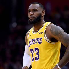 Bucks, Jazz, Sixers... todos saben reconstruir menos los Lakers