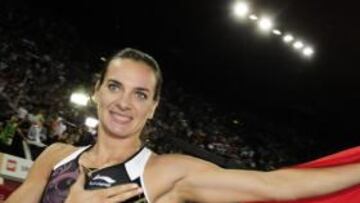 Yelena Isinbayeva, la atleta rusa que ha sido galardonada hoy con el Premio Príncipe de Asturias de los Deportes, ha firmado durante su carrera veintisiete récords mundiales de salto con pértiga, el último los 5,07 metros que superó hace apenas cinco días, el 28 de agosto, en Zúrich