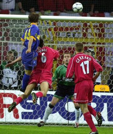 El Liverpool ganó su última UEFA en la temporada 2000-2001. En la antológica final se enfrentó al Alavés, al que ganó 5-4 tras disputar la prórroga.
Iván Alonso abrió el marcador para los españoles marcando el 2-1.