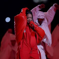 La frase de Rihanna a Karol G tras la final del Super Bowl: “Fue una chimba”