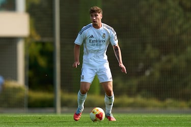 Edad: 19 | Posición: Mediocentro | Valor de mercado: 3,00 mill. €
