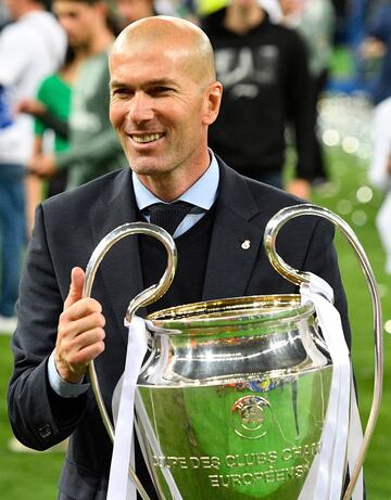 El entrenador frances ha entrenado al Castilla (filial del Real Madrid) y al Real Madrid. Nunca fue cesado. 