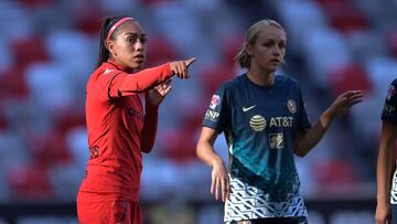  (L-R), Noemi Granados of Toluca and Sarah Luebbert of America during the game Toluca vs America, corresponding to day 12 of the Torneo Clausura Grita Mexico C22 of Liga BBVA MX Femenil, at Nemesio Diez Stadium, on March 21, 2022.

<br><br>

(I-D), Noemi Granados de Toluca y Sarah Luebbert de America  durante el partido Toluca vs America, correspondiente a la Jornada 12 del Torneo Clausura Grita Mexico C22 de la Liga BBVA MX Femenil, en el Estadio Nemesio Diez, el 21 de Marzo de 2022