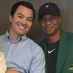 Tiger aparece con la chaqueta verde de Augusta, ¡en bermudas!