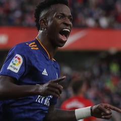 El Madrid sale líder de Granada