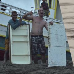 Kepa Acero recuerda la Pororoca, una ola interminable que fluye por el Amazonas entre cocodrilos