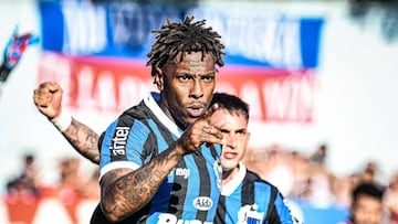 Abel Hernández revoluciona Uruguay