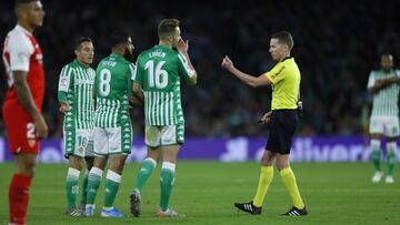 Hern&aacute;ndez Hern&aacute;ndez, en el Betis-Sevilla.