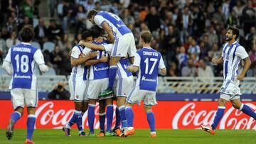 El derbi de Anoeta ante el Alavés solo tuvo color txuri-urdin