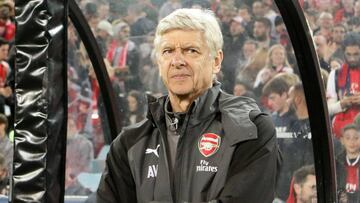 Arséne Wenger entrenando al Arsenal