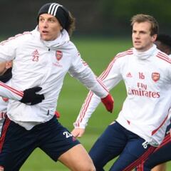 Cuatro jugadores del Arsenal se saltan el confinamiento