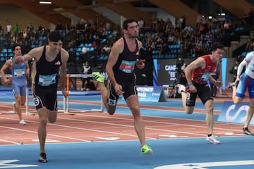 Abel Jordan (izquierda) y Quique Llopis (centro), en Gallur.