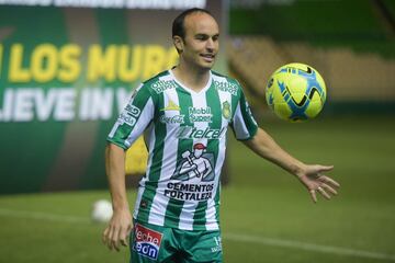 El máximo goleador de Estados Unidos fue presentado oficialmente como nuevo refuerzo del conjunto esmeralda para el Torneo Clausura 2018.