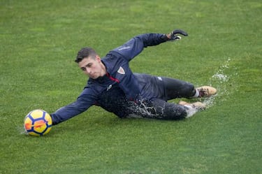 Kepa could need operation and be out injured for three months