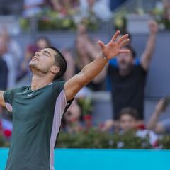 Alcaraz también puede con Djokovic, el número uno