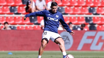 MADRID, SPAIN - SEPTEMBER 28: James Rodriguez of Rayo Vallecano warms up during the Spanish League, LaLiga EA Sports, football match played between Rayo Vallecano and CD Leganes at Estadio de Vallecas on September 28, 2024, in Madrid, Spain. (Photo By Dennis Agyeman/Europa Press via Getty Images)