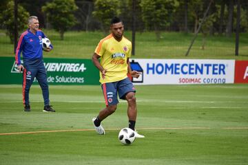 La Selección Colombia trabaja en la Sede de la Federación Colombiana de Fútbol en Bogotá con el grupo casi completo. Fabra, Borja, Mateus, Lerma y compañía se alistan para el partido de despedida, el viaje a Italia y el Mundial.