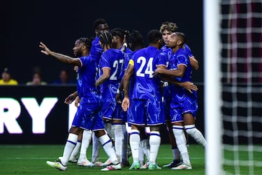 How much has Chelsea spent during this transfer window, and how many players are in their squad?