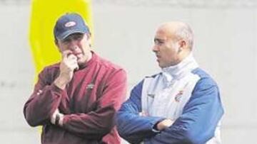 <b>PREOCUPADO. </b>Lotina habló ayer con su plantilla, pero también lo hizo con 'Tintín' Márquez.