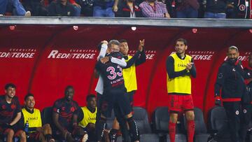 Emanuel Reynoso celebrates his goal 2-1 of Tijuana during the 11th round match between Tijuana and Pachuca as part of the Liga BBVA MX, Torneo Apertura 2024 at Caliente Stadium on October 04, 2024 in Tijuana, Baja California, Mexico.