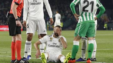 Benzema se lesionó el pasado domingo en el campo del Betis. Ahora decidirá si se opera o sigue un tratamiento conservador.