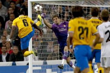 Partido de la Champions League, grupo B. Real Madrid-Juventus. Pogba e Iker Casillas.