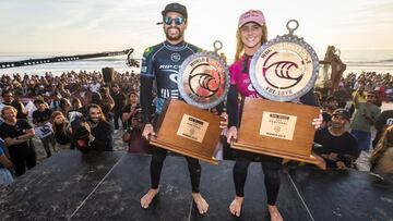 PENICHE, PORTUGAL - OCTOBER 26: Italo Ferreira of Brazil and Caroline Marks of the United States wins the 2019 MEO Rip Curl Pro Portugal after winning the final at Supertubos on October 26, 2019 in Peniche, Portugal. (Photo by Damien Poullenot/WSL via Get