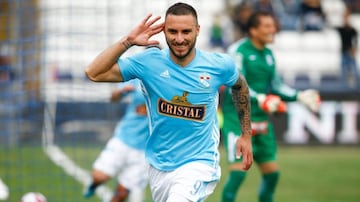 Se hizo conocido en Chile gracias a sus pasos por Concepción y Unión. En Sporting Cristal explotó con Mario Salas y este año no ha podido rendir de igual forma por culpa de las lesiones.