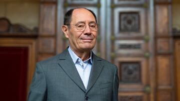 (FILES) Claude Picasso, son of late Spanish artist Pablo Picasso stands at Lyon's courthouse, on September 24, 2019, central-eastern France, prior to the appeal trial of Pierre Le Guennec, who is accused of receiving stolen goods after being found in possession of paintings by Pablo Picasso. Claude Ruiz-Picasso, son of Spanish painter Pablo Picasso, died aged 76 in Switzerland on August 24, 2023, announced his lawyer Jean-Jacques Neuer in a press release. (Photo by ROMAIN LAFABREGUE / AFP)