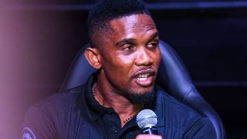 Samuel Eto&#039;o tuvo que hacer de intermediario. 