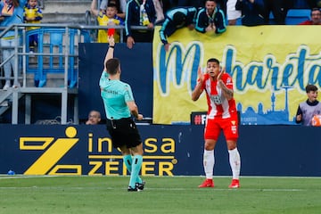 09/05/25 PARTIDO SEGUNDA DIVISION CADIZ. - ALMERIA EXPULSION DE KAIKY