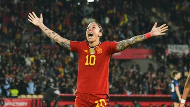 SEVILLA, 23/02/2024.- La jugadora de la selección española Jenni Hermoso celebra el primer gol conseguido ante los Paises Bajos, durante el encuentro correspondiente a la semifinal de la Liga de Naciones que disputan hoy viernes en el estadio La Cartuja, en Sevilla. EFE/Raúl Caro