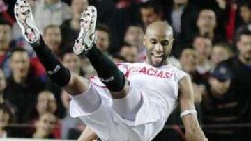 <strong>KANOUTE, ADIÓS A LO GRANDE.</strong>