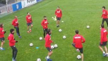 Arda reaparece: saltó al césped, pero continúa al margen