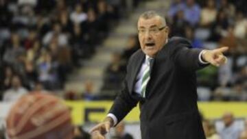 Jasmin Repesa, en su etapa como entrenador del Unicaja de M&aacute;laga.