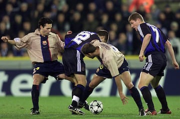 Durante la temporada 2002-03, hizo su debut con el primer equipo de la mano del entrenador Louis van Gaal, en Liga de Campeones el 29 de octubre de 2002, con victoria en el campo del Brujas (0-1).