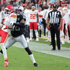 Why isn't Smith-Schuster playing for the Chiefs against the Buccaneers? When will he return?