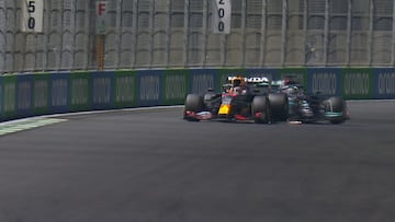Toque de Verstappen con Hamilton.