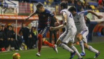 Imagen del encuentro entre el Llagostera y el Mirandés en Palamós