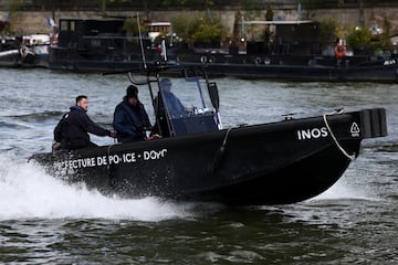 Una patrulla de la policía en el río Sena, la semana pasada.