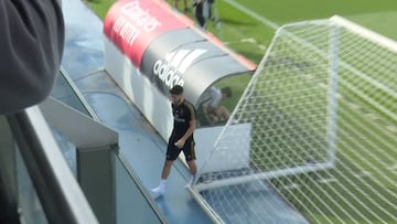 Asensio estuvo viendo a sus compañeros sobre el césped