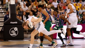Dzanan Musa y Cameron Taylor durante la final de la Copa del Rey entre el Unicaja y el Real Madrid.