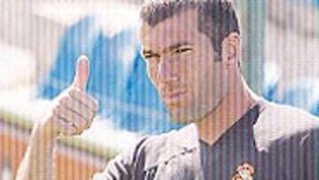 <b>SIN MOLESIAS</b>. Zizou trabajó ayer y no se resintió de la lesión.