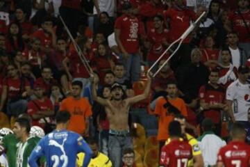 Los hinchas hicieron su fiesta en polémico clásico