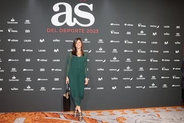 Laura Gil, responsable de Patrocinios de Iberdrola España, posa en el photocall de los Premios AS del Deporte 2023.