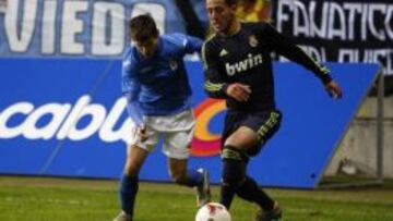 Adri, con el Madrid C ante el Oviedo.